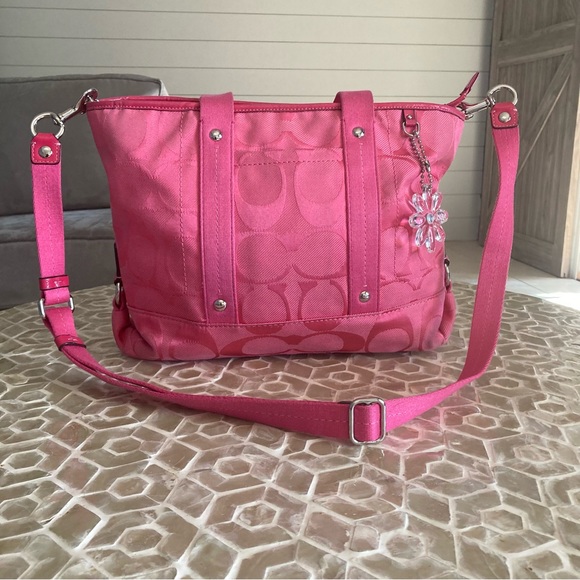 Coach Kyra Daisy Signature Tote in ‘Hibiscus’ - Picture 2 of 14